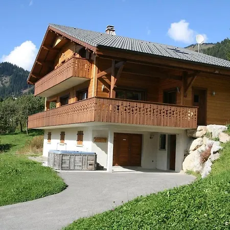 Montbeliarde Chalet: Mountain Retreat With Summer Multipass Option Chalet *